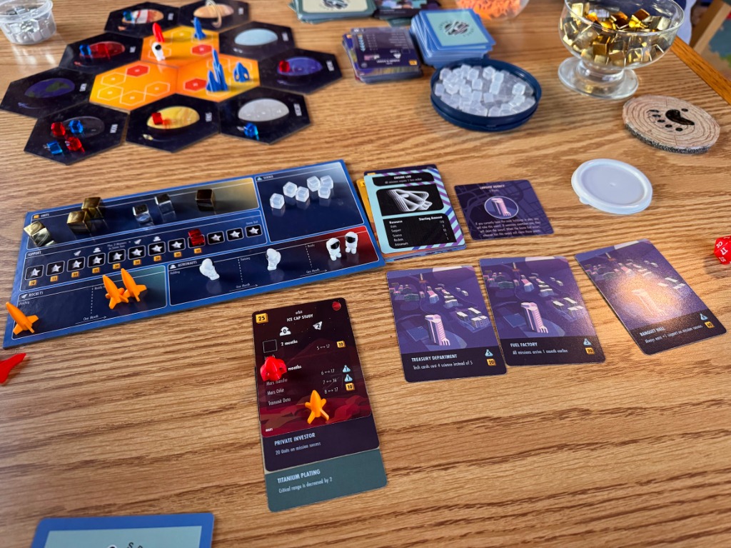 Player board with mission tracking and spaceships